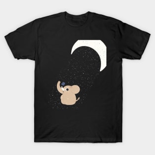 Little elephant under moonlight T-Shirt